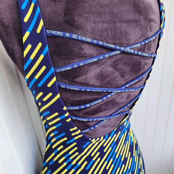 NWOT One Piece Swimsuit Navy Yellow Geo Scoop Neck Strappy Straps Lined Cups M - Picture 6 of 15